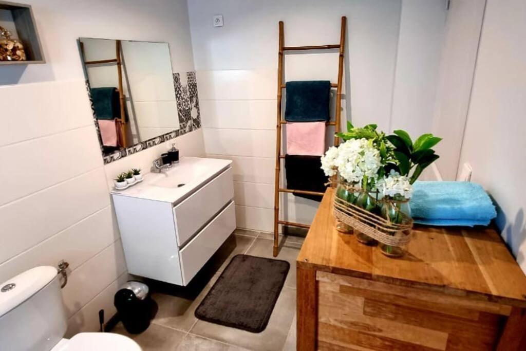 Beau T2 48M2 Tt Confort Calme 2 Adultes 1 Enfant Ле-Труаз-Иле Экстерьер фото